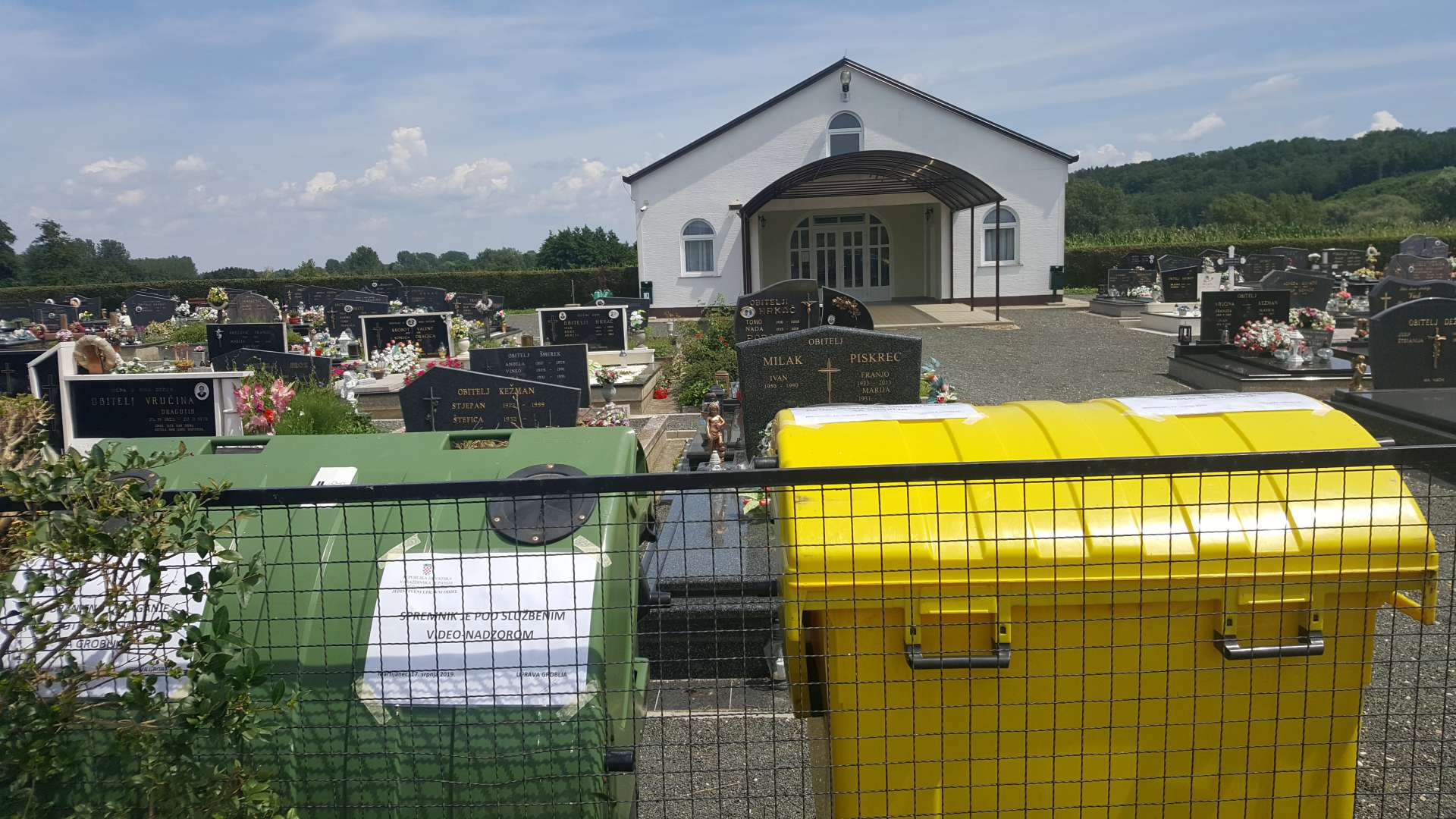 Obavijest o zabrani odlaganja drugog otpada na grobljima osim otpada s groblja