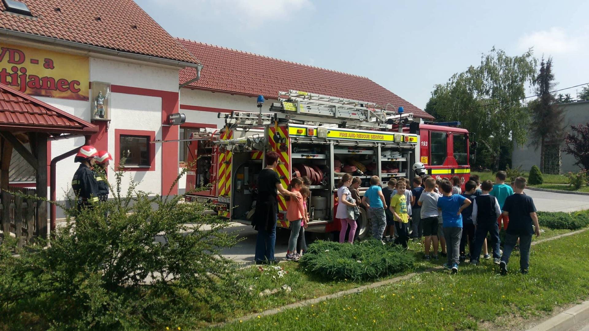 Iskusni vatrogasci DVD-a Martijanec educirali učenike OŠ Martijanec o vatrogastvu