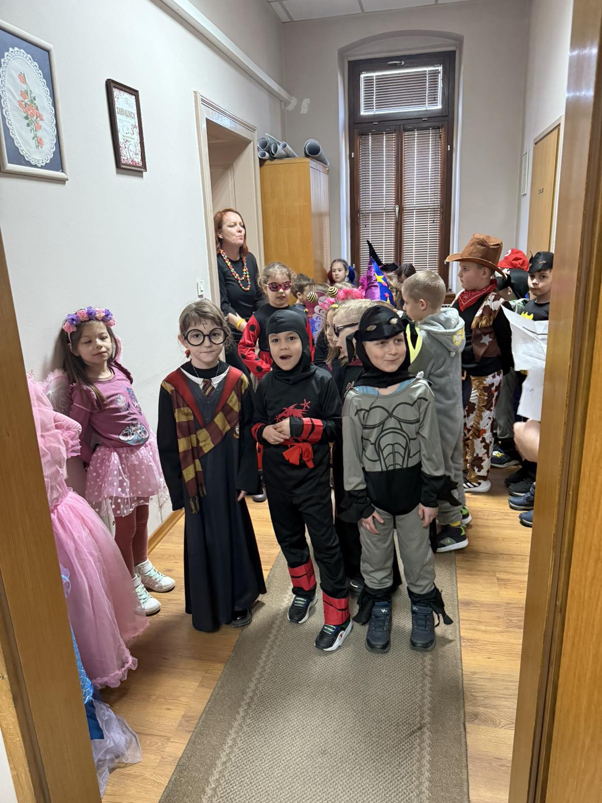 JU JU JU MAŠKARE SU TU