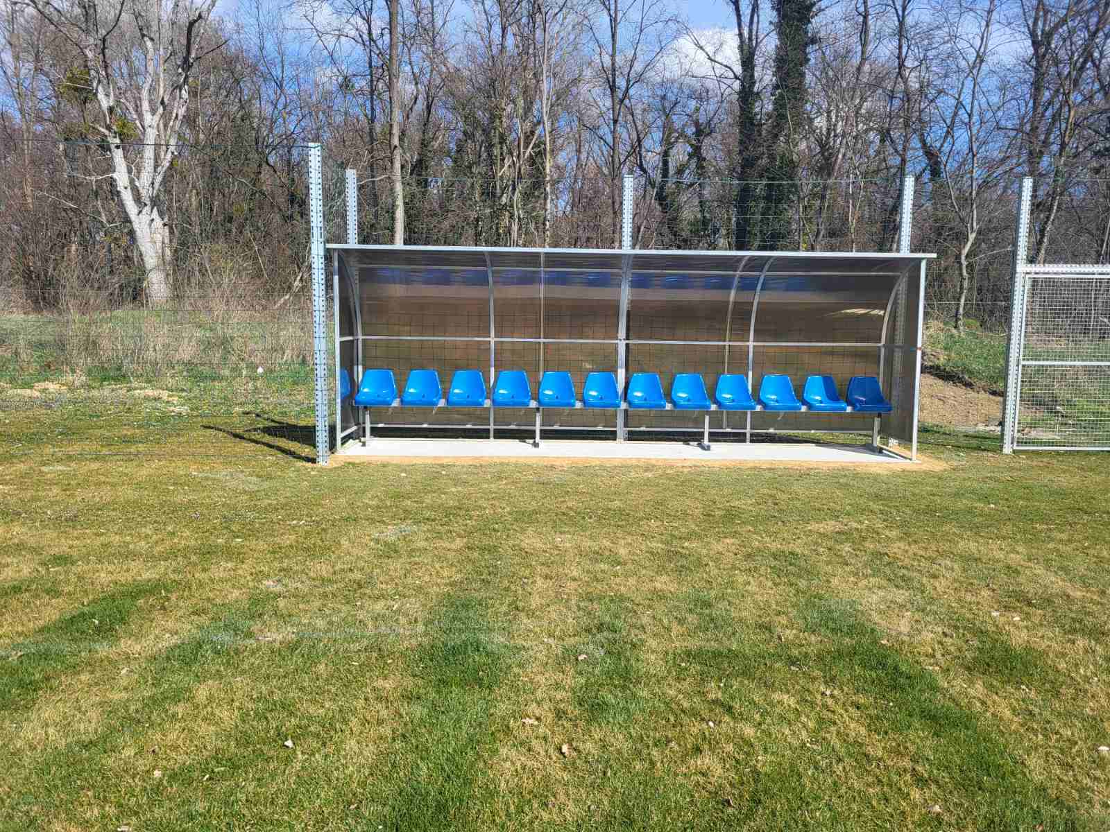 NOVE KUĆICE ZA IGRAČE NA NOGOMETNOM IGRALIŠTU U ČIČKOVINI