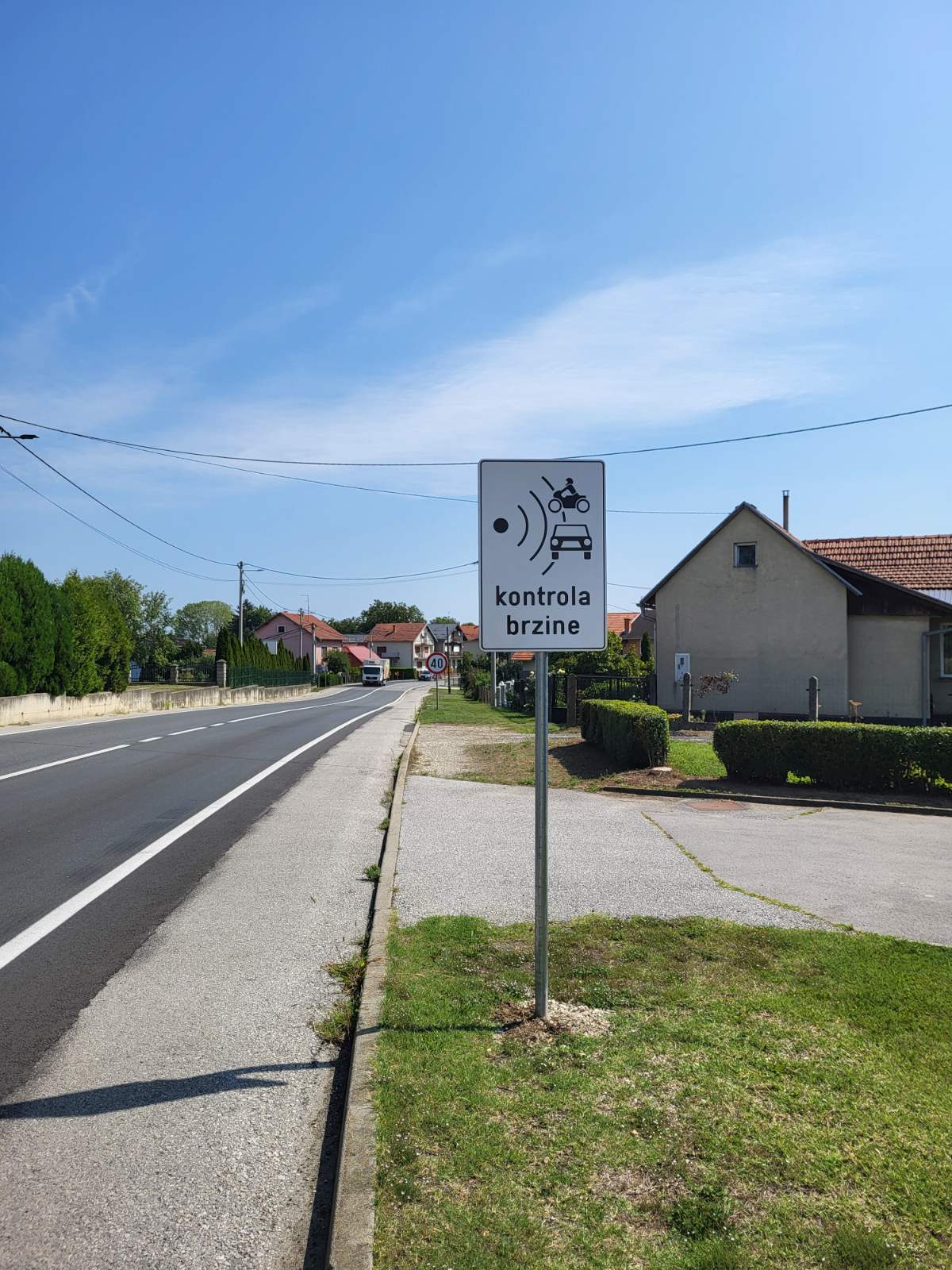 NOVA PROMETNA SIGNALIZACIJA U NAŠIM ULICAMA