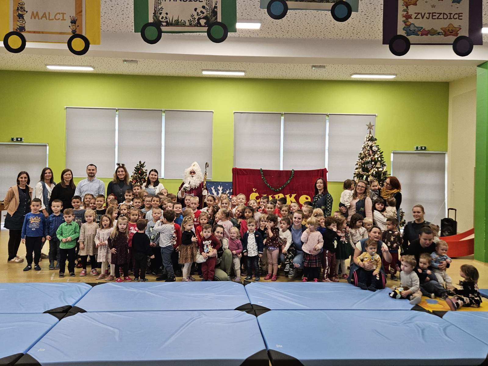 Sveti Nikola razveselio djecu u Osnovnoj školi Martijanec i Dječjem vrtiću Vlakić Martijanec
