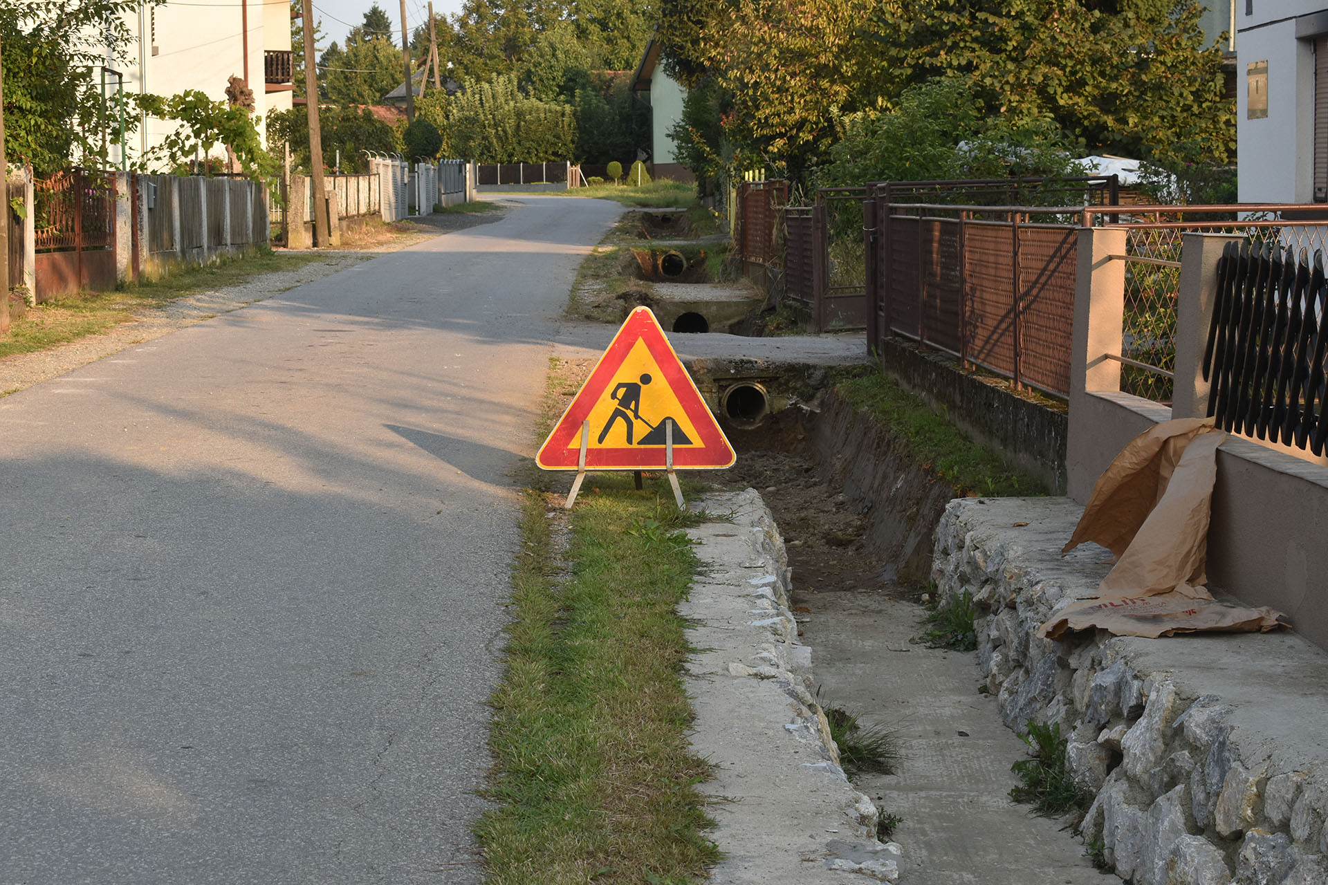 Uređenje cestovnog jarka u Sudovčini