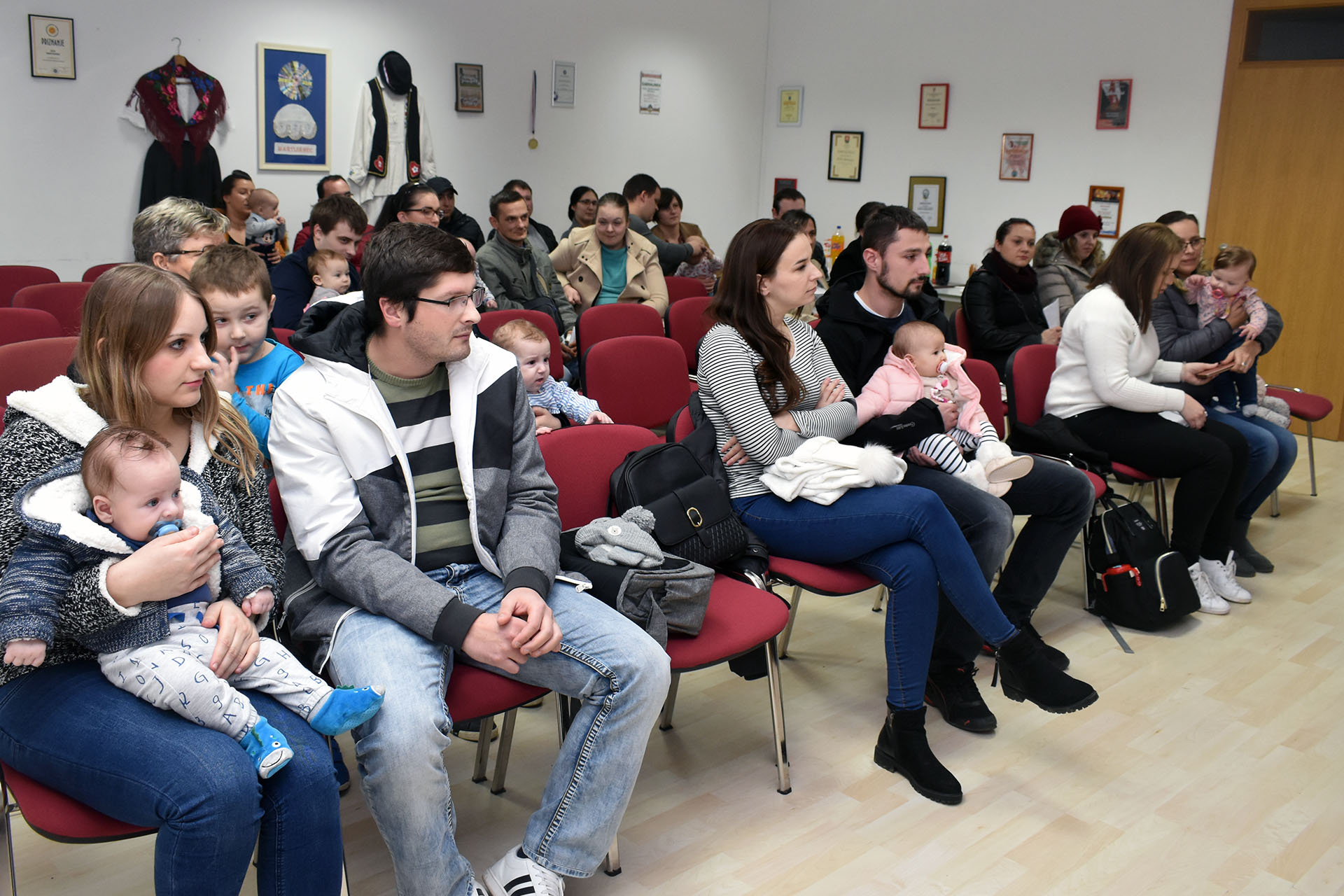 Dodjela božićnica i subvencija stanovništvu